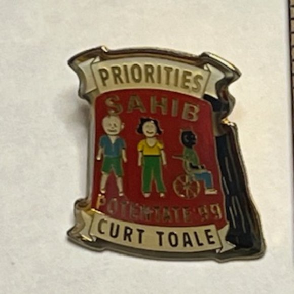 VTG 1999 Priorities SAHIB Potentate Curt Toale Lapel Hat Pin 1"x1" - Picture 4 of 7